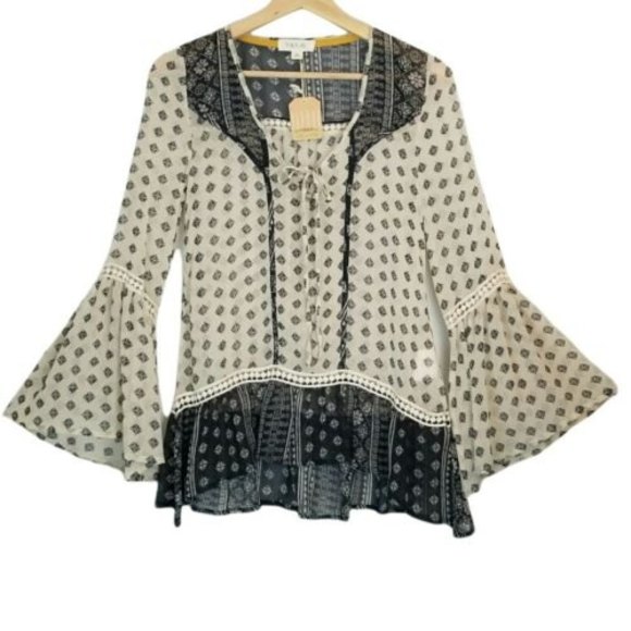 NWT Taylor & Sage Blue & Beige Print Long Bell Sleeves Sheer Boho Top Sz XS - Picture 1 of 12